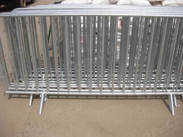 Fast & Reliable Temporary Crowd Control Barrier System for Stadium Entry Flow Management – 3 Practical Installation Cases 1 crowd control barrier