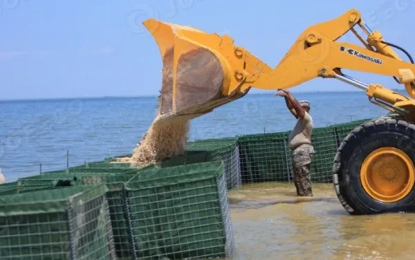 Using a Rapid Deployment Bastion For Emergency Flooding and Coastal Surges 1 military Barriers